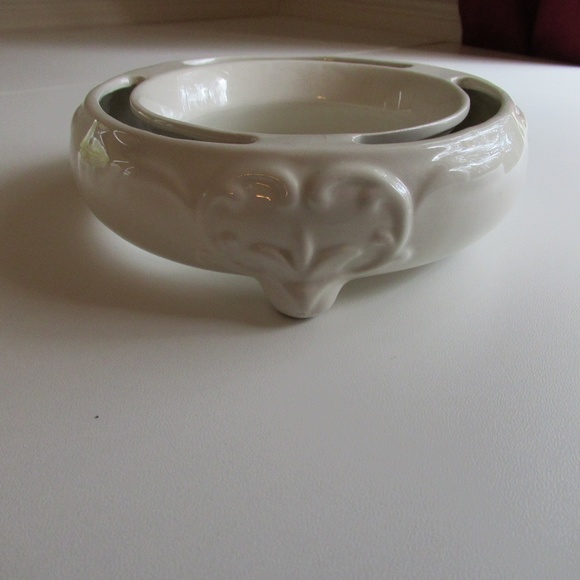 Vintage Ivory Footed Flower porcelain Centerpiece ring - Picture 4 of 8